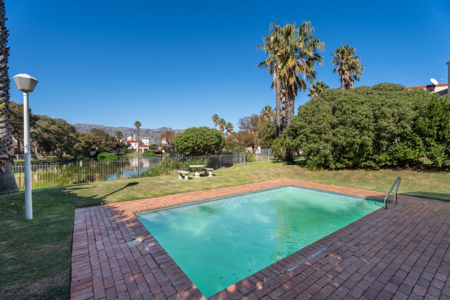 2 Bedroom Property for Sale in Greenways Golf Estate Western Cape